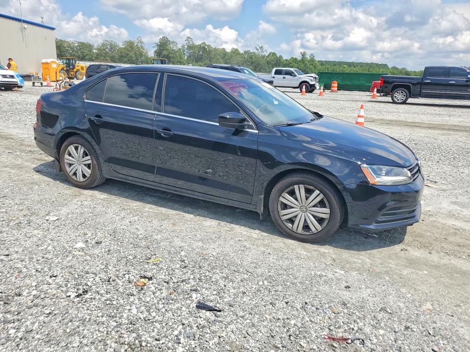61230476 :رقم المزاد ، 3VW167AJ4HM327977 vin ، 2017 Volkswagen Jetta مزاد بيع