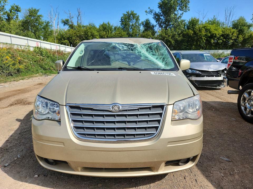 2010 Chrysler Town & Country მანქანა იყიდება აუქციონზე, vin: 2A4RR5D17AR380808, აუქციონის ნომერი: 65865196