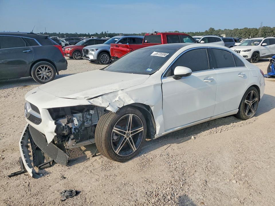 Продажа на аукционе авто 2019 Mercedes-benz A, vin: WDD3G4EBXKW000457, номер лота: 66735996