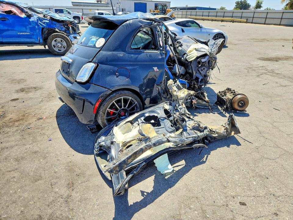 66778326 :رقم المزاد ، 3C3CFFFH9JT420747 vin ، 2018 Fiat 500 مزاد بيع