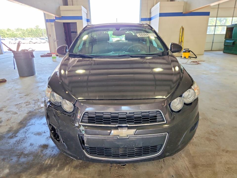 66084276 :رقم المزاد ، 1G1JC6SH5F4124440 vin ، 2015 Chevrolet Sonic مزاد بيع
