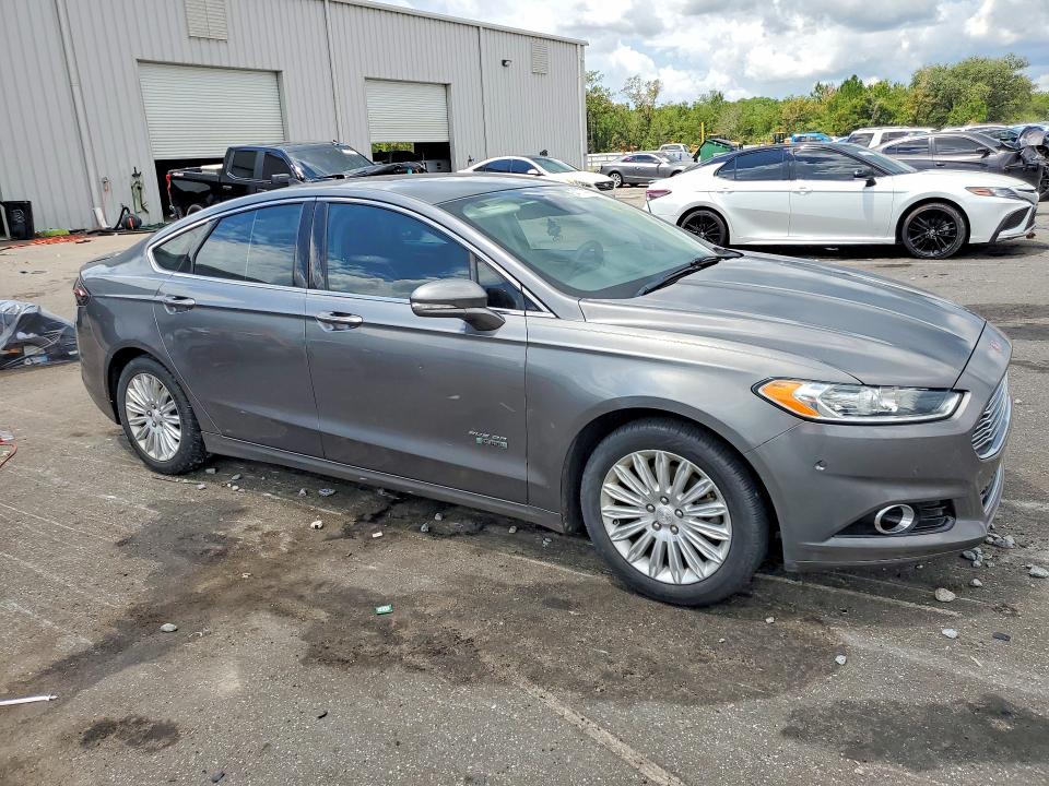 64774456 :رقم المزاد ، 3FA6P0SU5ER288830 vin ، 2014 Ford Fusion مزاد بيع