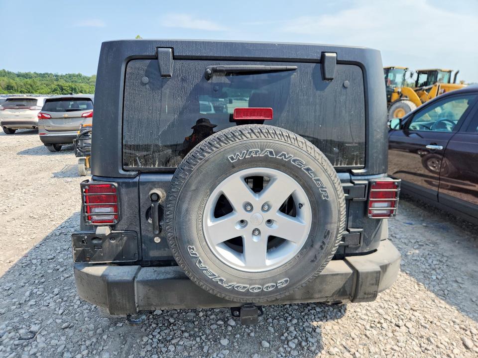 64647126 :رقم المزاد ، 1C4BJWDG4GL285598 vin ، 2016 Jeep Wrangler Unlimited مزاد بيع