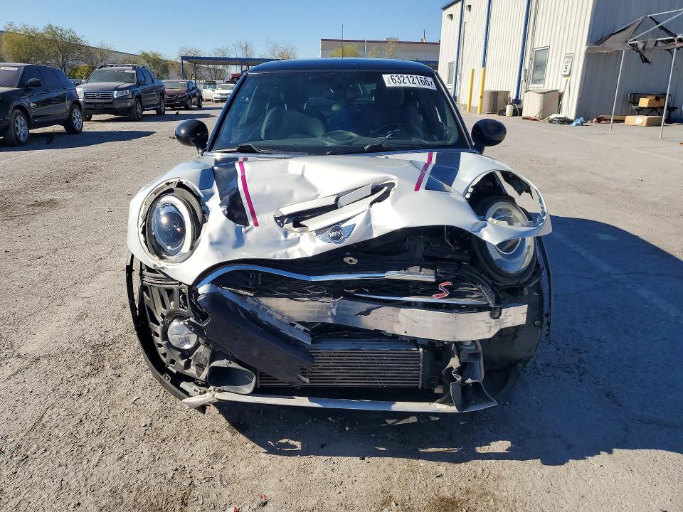 2016 Mini Cooper მანქანა იყიდება აუქციონზე, vin: WMWXP7C50G2A42564, აუქციონის ნომერი: 63212166