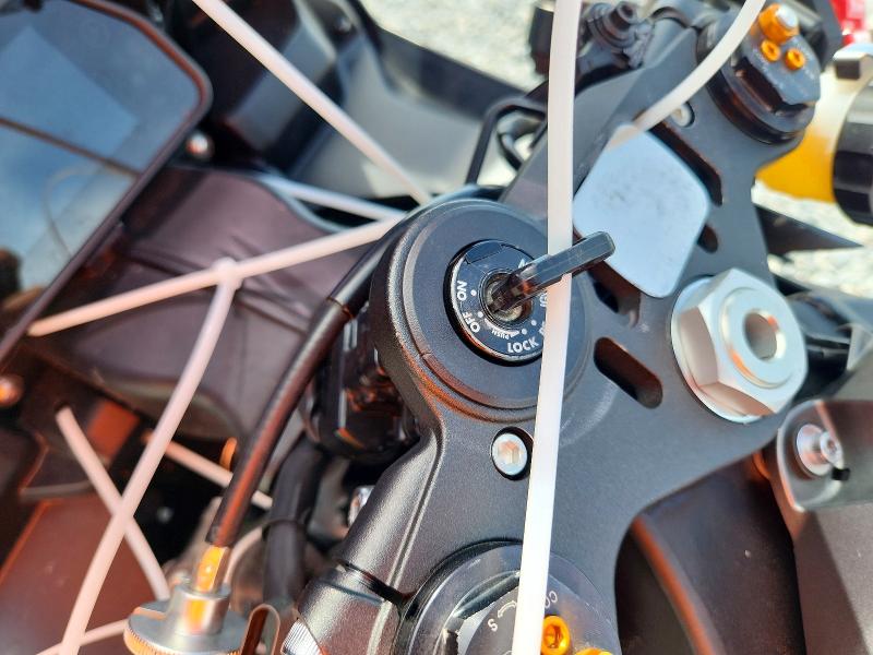 63679426 :رقم المزاد ، JYARN42E6GA000982 vin ، 2016 Yamaha Yzfr1s مزاد بيع