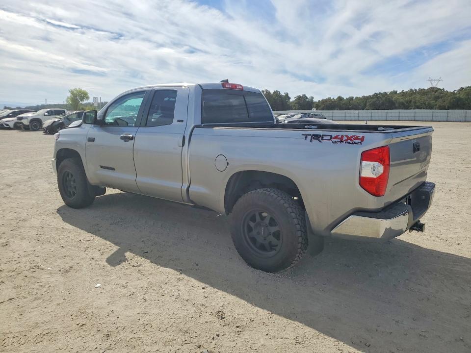 66171596 :رقم المزاد ، 5TFUY5F17MX005894 vin ، 2021 Toyota Tundra مزاد بيع