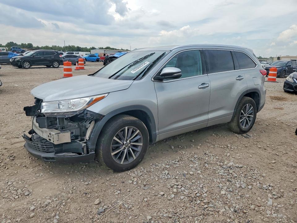 65960256 :رقم المزاد ، 5TDKZRFH2JS530386 vin ، 2018 Toyota Highlander مزاد بيع