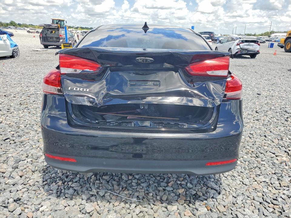 64195816 :رقم المزاد ، 3KPFK4A7XJE220326 vin ، 2018 Kia Forte مزاد بيع