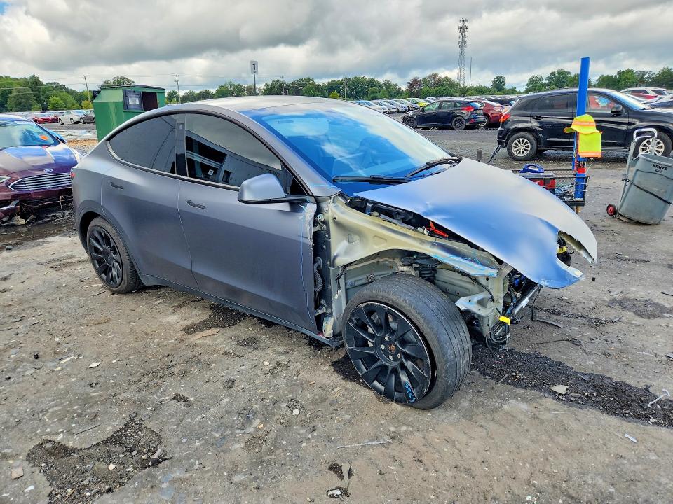 62743876 :رقم المزاد ، 7SAYGAEE2PF694780 vin ، 2023 Tesla Model Y مزاد بيع
