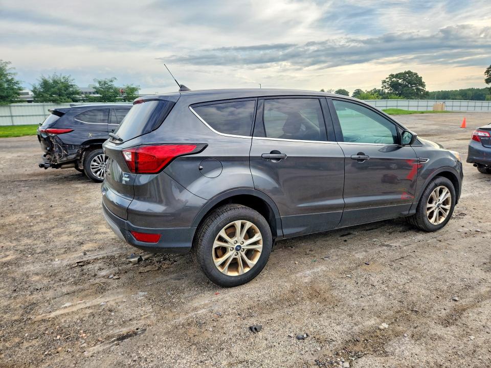 2019 Ford Escape მანქანა იყიდება აუქციონზე, vin: 1FMCU0GD8KUB13082, აუქციონის ნომერი: 65483086