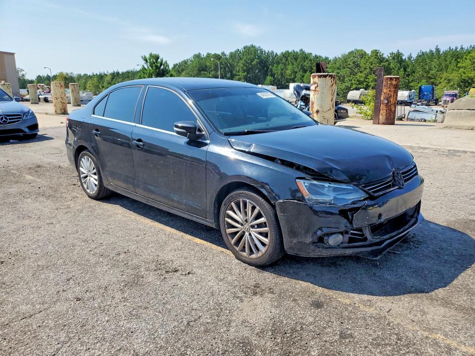 64826176 :رقم المزاد ، 3VWLP7AJ8DM236937 vin ، 2013 Volkswagen Jetta مزاد بيع