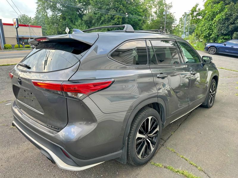 Продаж на аукціоні авто 2022 Toyota Highlander, vin: 5TDLZRBH9NS252439, номер лоту: 63988126