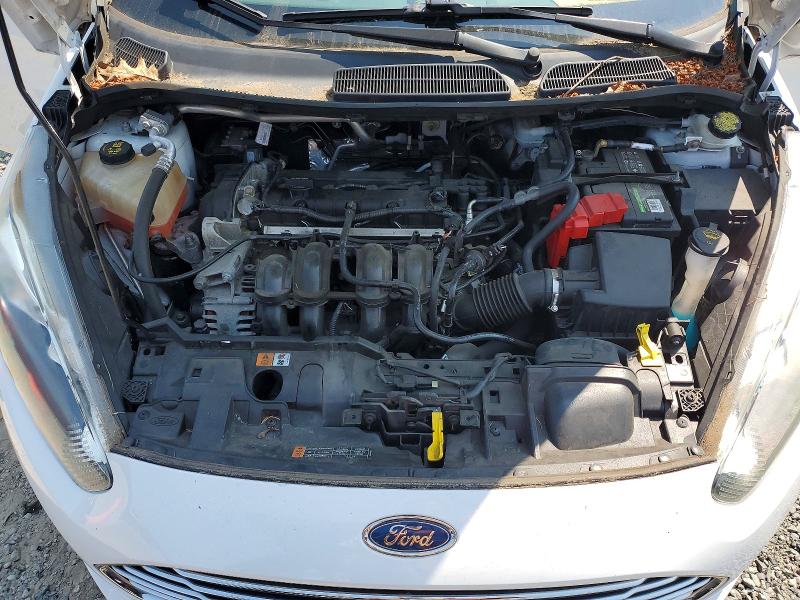 64210156 :رقم المزاد ، 3FADP4AJ5FM204008 vin ، 2015 Ford Fiesta مزاد بيع