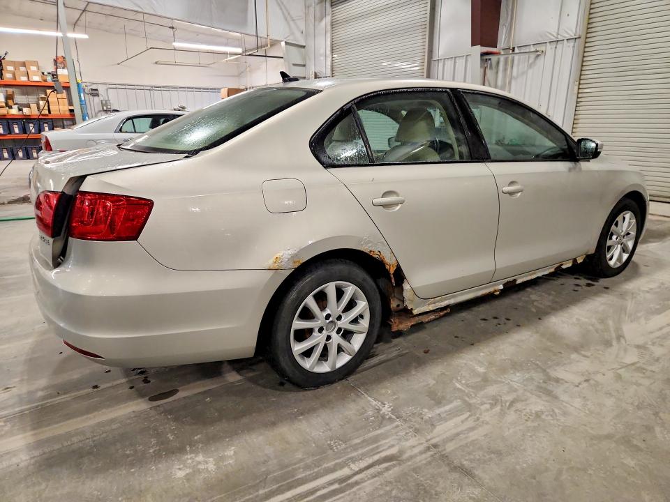 65438836 :رقم المزاد ، 3VWBX7AJ3BM353219 vin ، 2011 Volkswagen Jetta مزاد بيع