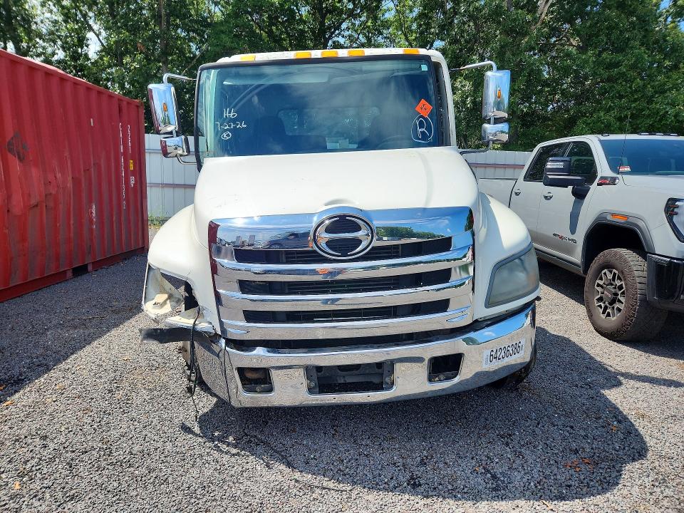 64236386 :رقم المزاد ، 5PVNJ8JN1B4S50516 vin ، 2011 Hino 258/268 مزاد بيع