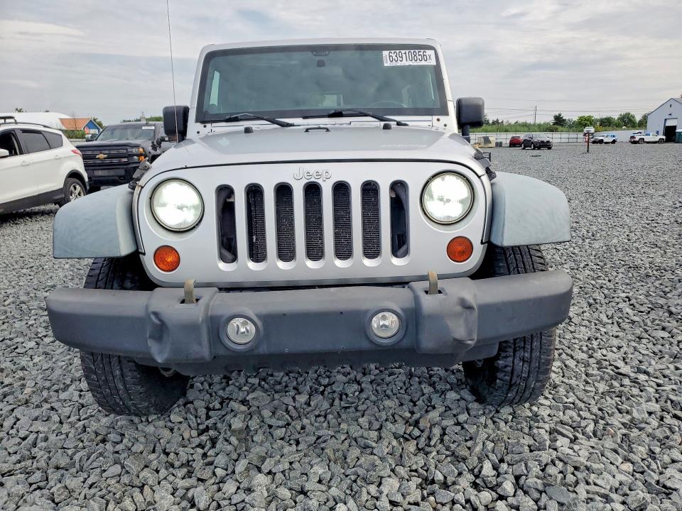 63910856 :رقم المزاد ، 1J4BA3H10BL512924 vin ، 2011 Jeep Wrangler Unlimited مزاد بيع