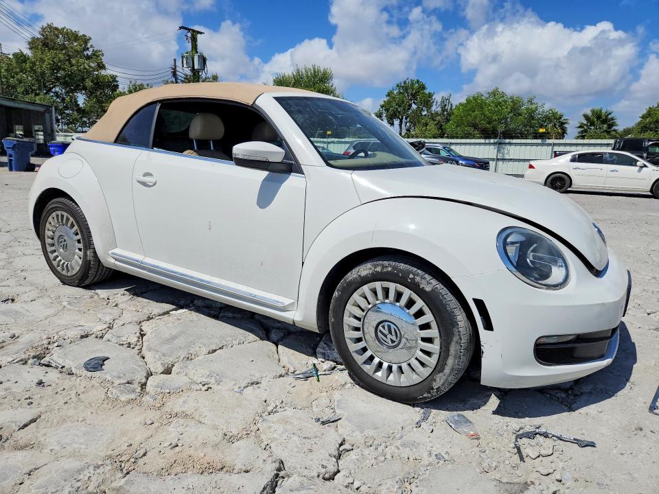 64339136 :رقم المزاد ، 3VW5X7AT7DM828419 vin ، 2013 Volkswagen Beetle مزاد بيع