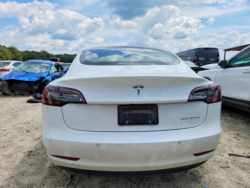 64950836 :رقم المزاد ، 5YJ3E1EB0NF231598 vin ، 2022 Tesla Model 3 مزاد بيع