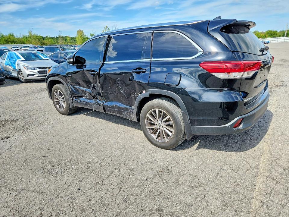 2017 Toyota Highlander მანქანა იყიდება აუქციონზე, vin: 5TDJZRFH9HS483041, აუქციონის ნომერი: 66181456
