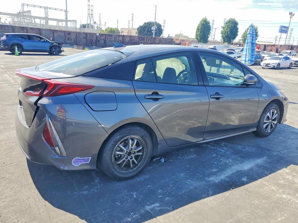 2019 Toyota Prius Prime მანქანა იყიდება აუქციონზე, vin: JTDKARFP9K3113588, აუქციონის ნომერი: 64166856