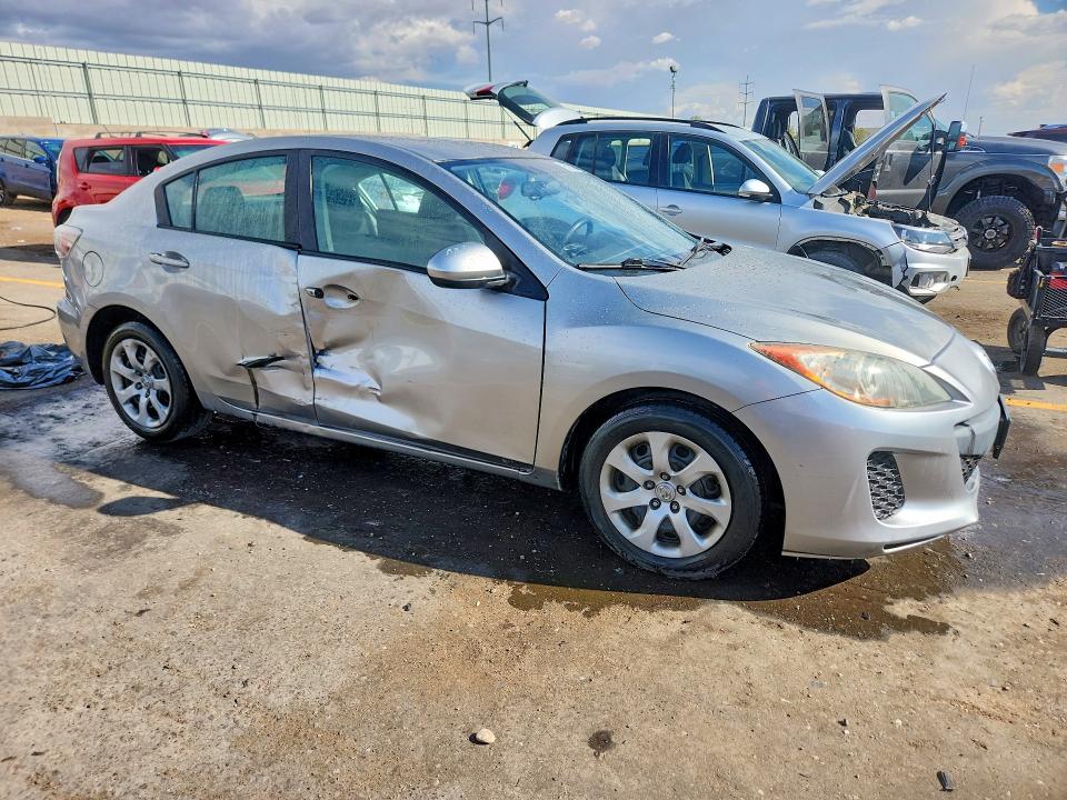 65215276 :رقم المزاد ، JM1BL1TG9D1777405 vin ، 2013 Mazda 3 مزاد بيع