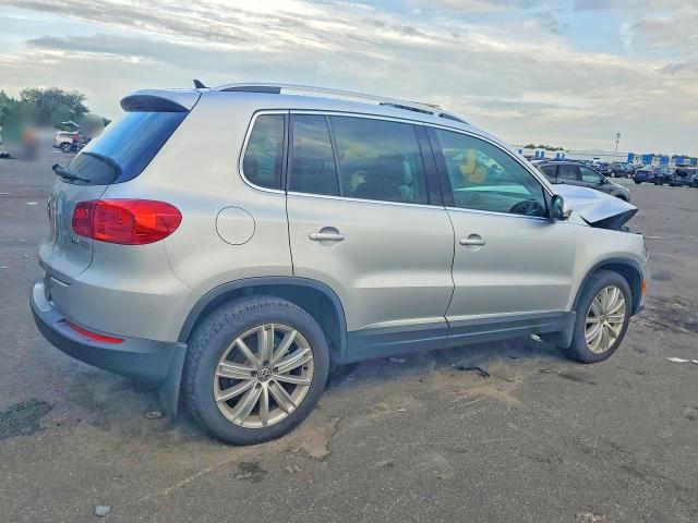 66177466 :رقم المزاد ، WVGAV3AXXDW068047 vin ، 2013 Volkswagen Tiguan مزاد بيع