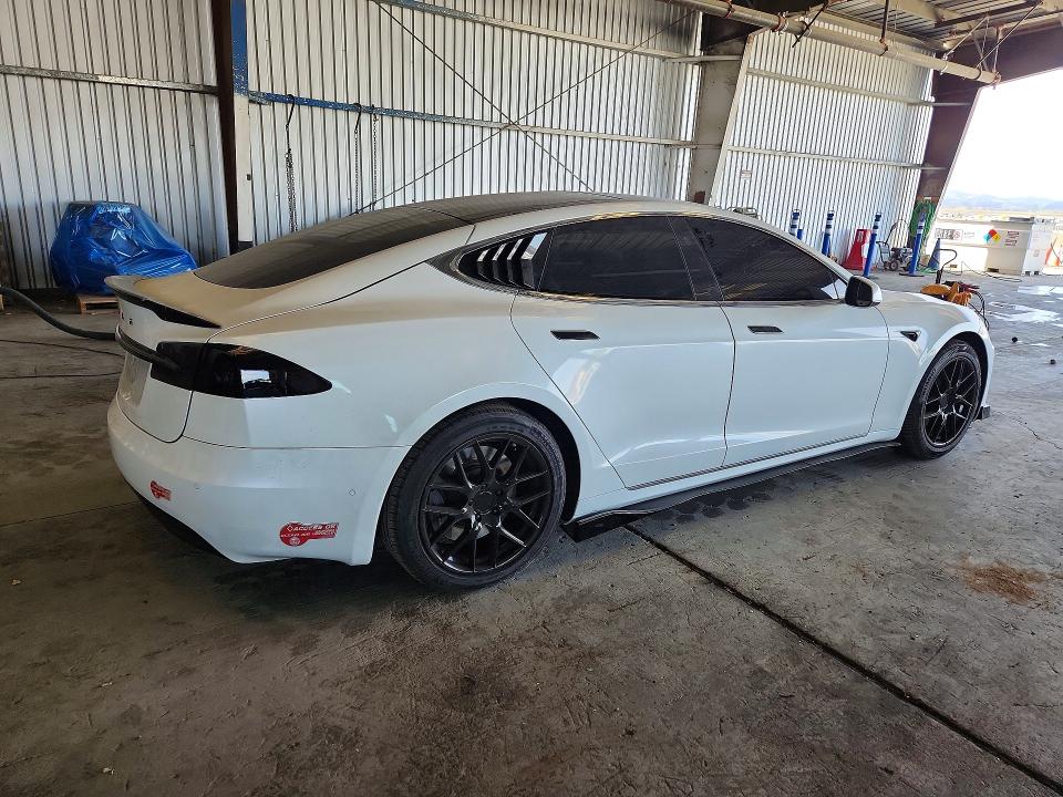 63148716 :رقم المزاد ، 5YJSA1E27HF197168 vin ، 2017 Tesla Model S مزاد بيع