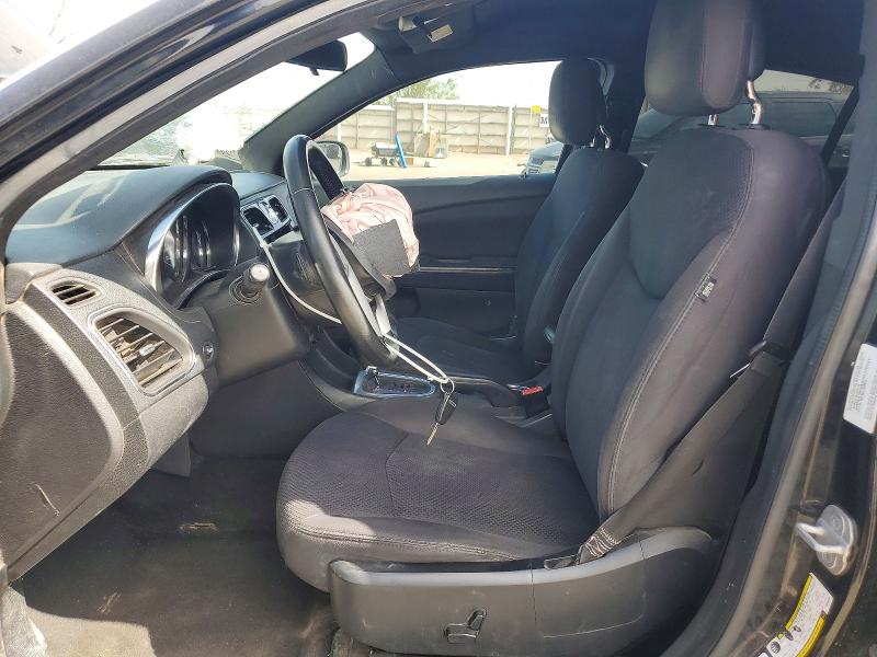 64941986 :رقم المزاد ، 1C3CCBBB7DN584585 vin ، 2013 Chrysler 200 مزاد بيع