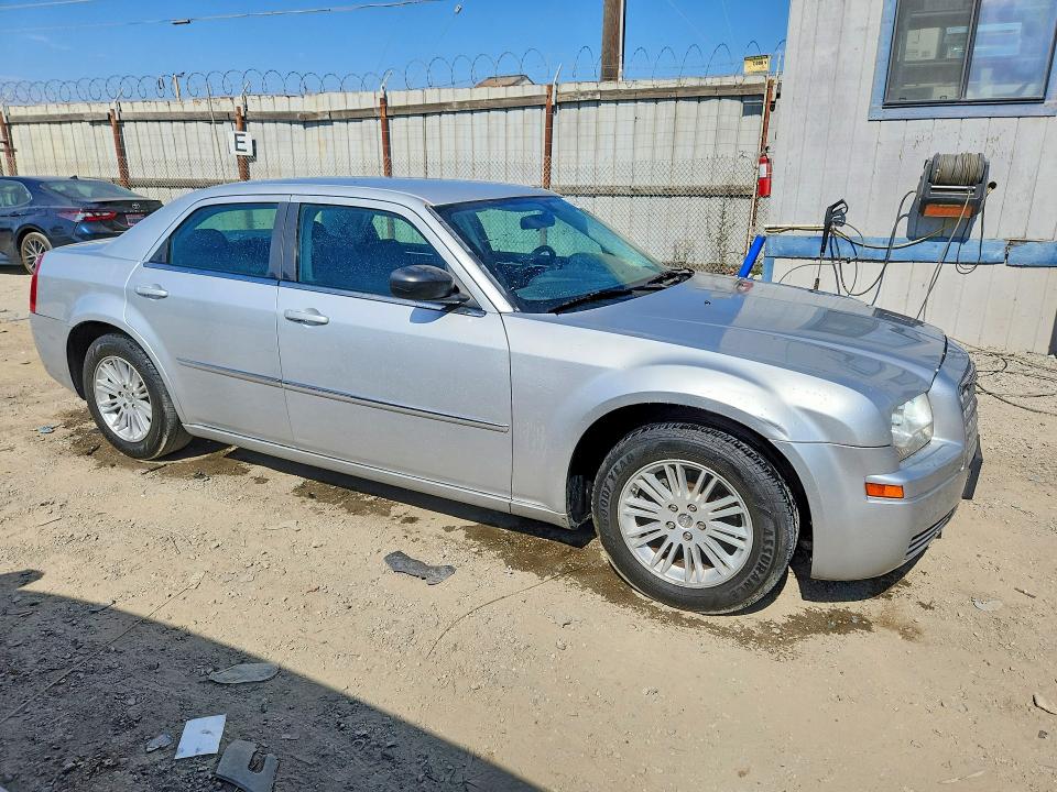 2009 Chrysler 300 მანქანა იყიდება აუქციონზე, vin: 2C3KA43D09H598325, აუქციონის ნომერი: 64463546
