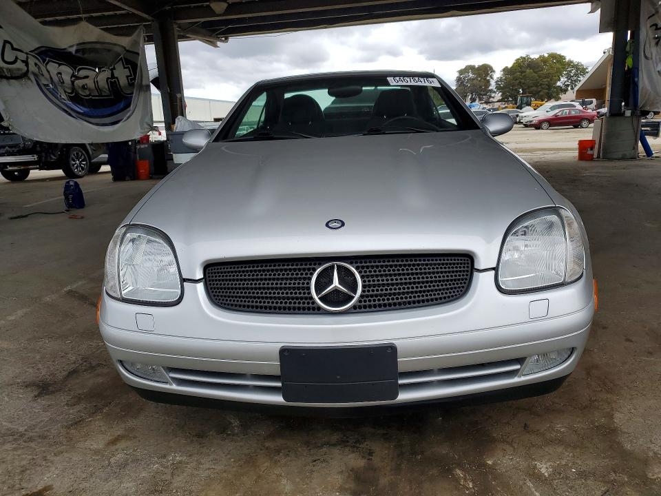 64678476 :رقم المزاد ، WDBKK47F0XF125705 vin ، 1999 Mercedes-benz Slk مزاد بيع