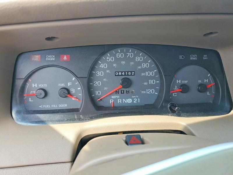2005 Mercury Grand Marquis მანქანა იყიდება აუქციონზე, vin: 2MEFM74W75X674868, აუქციონის ნომერი: 64703626