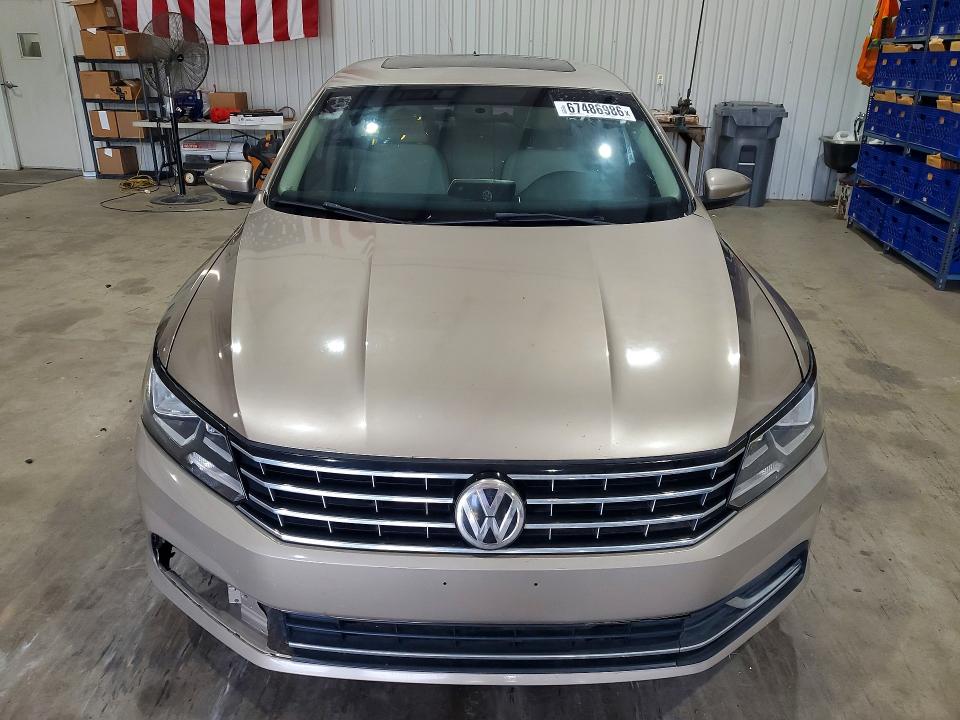 67486986 :رقم المزاد ، 1VWBS7A37GC010079 vin ، 2016 Volkswagen Passat مزاد بيع
