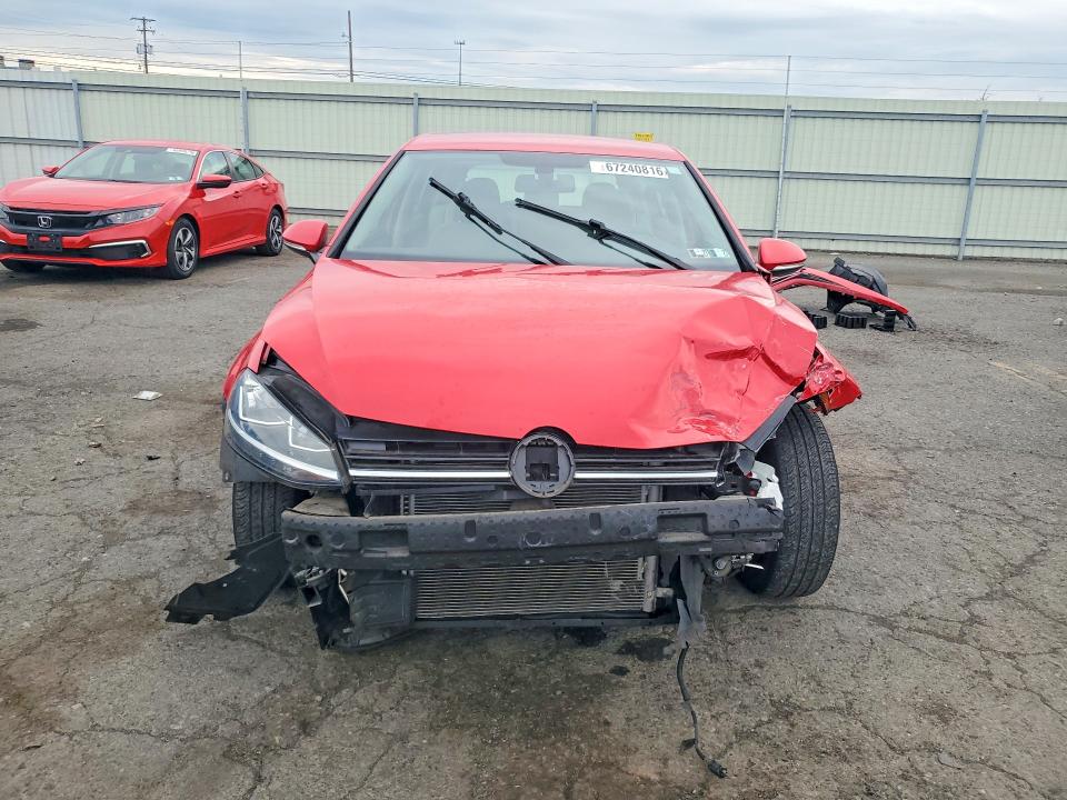 67240816 :رقم المزاد ، 3VWG17AU3JM255307 vin ، 2018 Volkswagen Golf مزاد بيع