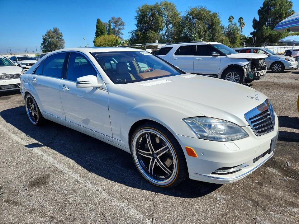 2011 Mercedes-benz S მანქანა იყიდება აუქციონზე, vin: WDDNG7BB6BA379873, აუქციონის ნომერი: 67309886