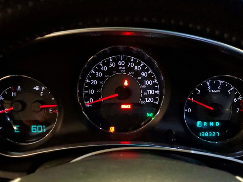 63931886 :رقم المزاد ، 1C3BC8FG1BN601236 vin ، 2011 Chrysler 200 مزاد بيع