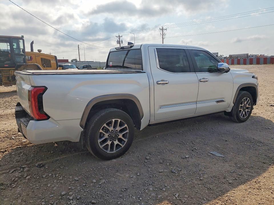 2025 Toyota Tundra მანქანა იყიდება აუქციონზე, vin: 5TFMA5DB3SX239107, აუქციონის ნომერი: 64683966