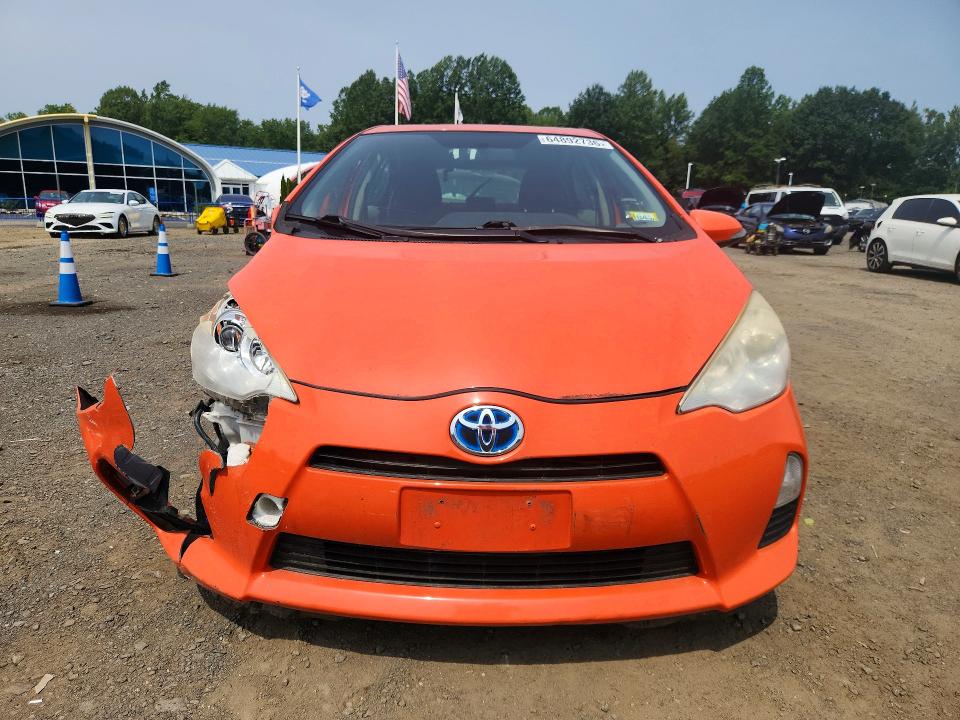 64892736 :رقم المزاد ، JTDKDTB32D1044023 vin ، 2013 Toyota Prius C مزاد بيع