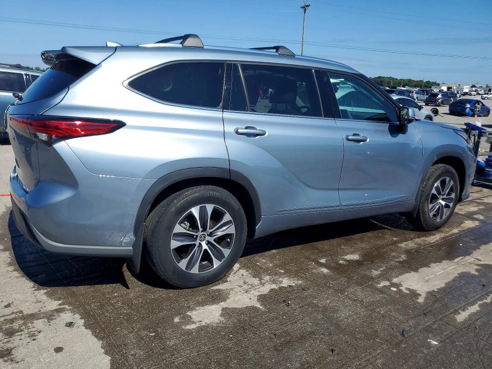 63543946 :رقم المزاد ، 5TDHZRBH3MS134875 vin ، 2021 Toyota Highlander مزاد بيع