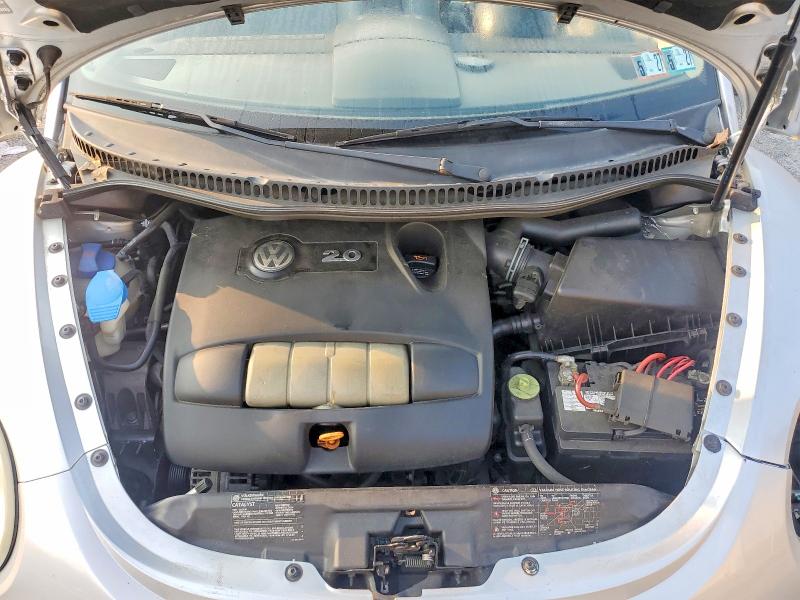 64285716 :رقم المزاد ، 3VWCM31Y94M324927 vin ، 2004 Volkswagen New Beetle مزاد بيع