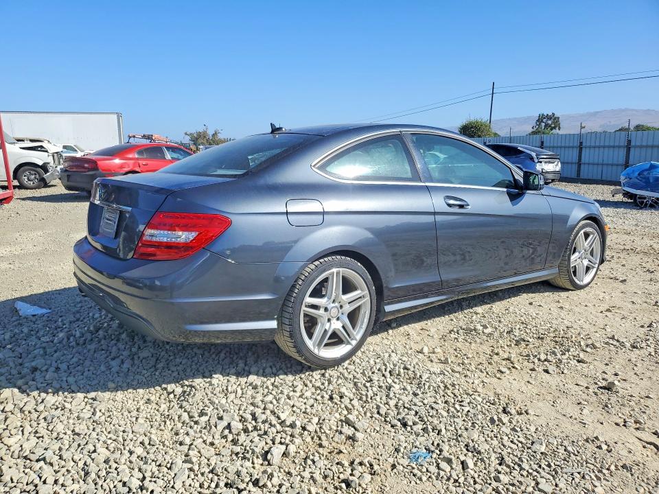 2014 Mercedes-benz C მანქანა იყიდება აუქციონზე, vin: WDDGJ4HB3EG274418, აუქციონის ნომერი: 61643936