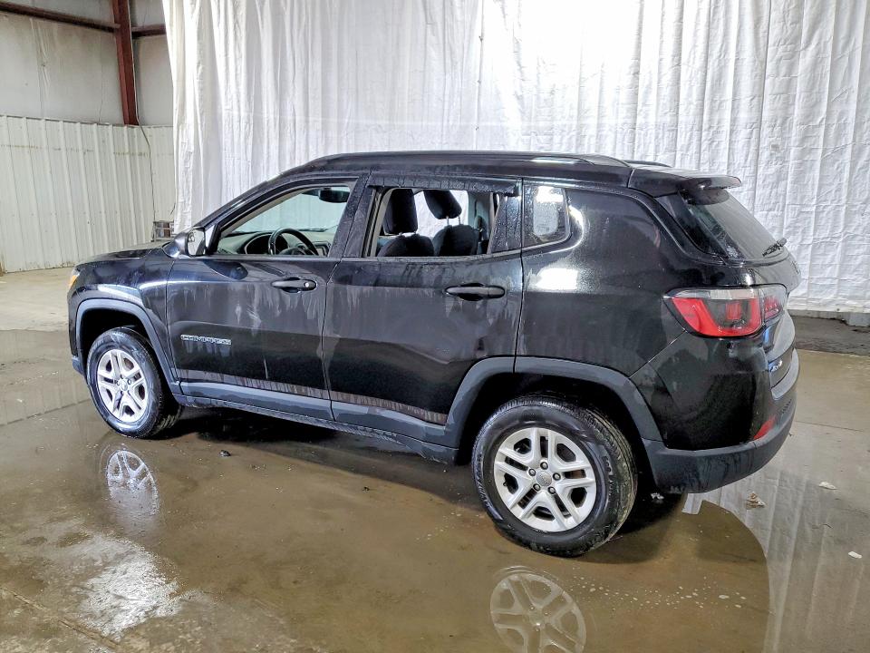 63338326 :رقم المزاد ، 3C4NJDAB3JT316040 vin ، 2018 Jeep Compass مزاد بيع