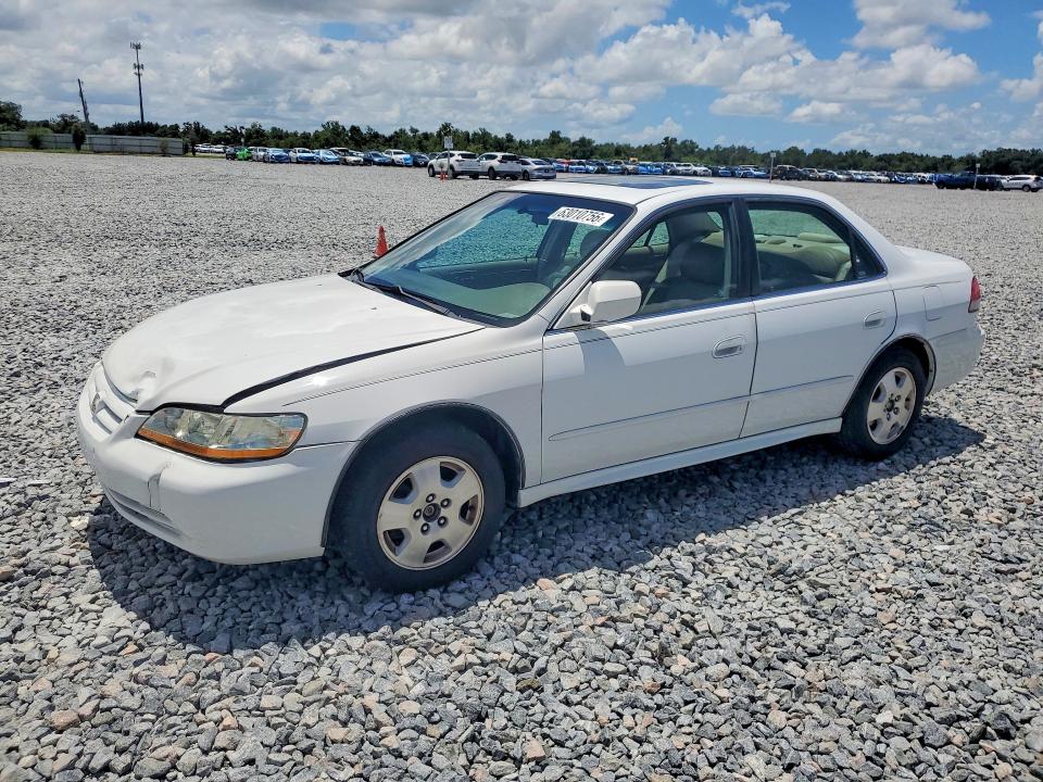 63010756 :رقم المزاد ، 1HGCG16572A084172 vin ، 2002 Honda Accord مزاد بيع