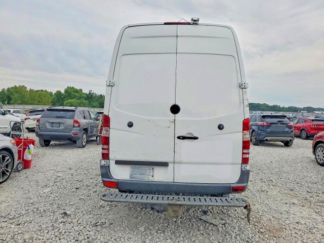 63803646 :رقم المزاد ، WD3PE8DB6FP131728 vin ، 2015 Mercedes-benz Sprinter مزاد بيع