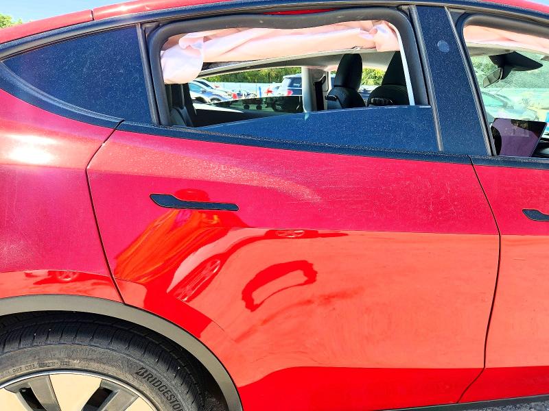 64739106 :رقم المزاد ، 7SAYGDEE2PF808777 vin ، 2023 Tesla Model Y مزاد بيع