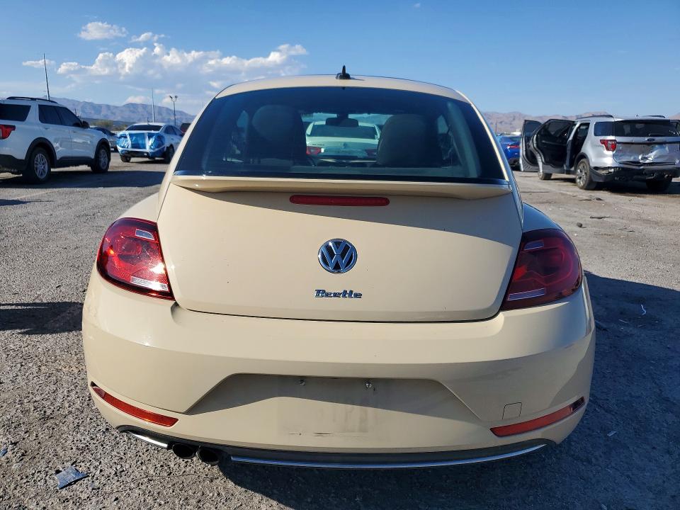 65663296 :رقم المزاد ، 3VWFD7AT7KM703186 vin ، 2019 Volkswagen Beetle مزاد بيع