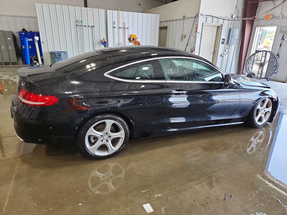63782036 :رقم المزاد ، WDDWJ4JB1HF355739 vin ، 2017 Mercedes-benz C مزاد بيع