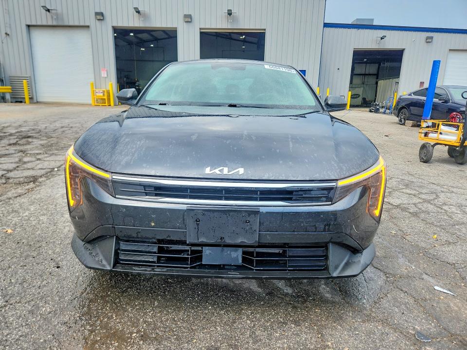 2025 Kia K4 მანქანა იყიდება აუქციონზე, vin: 3KPFT4DE7SE015572, აუქციონის ნომერი: 66041196