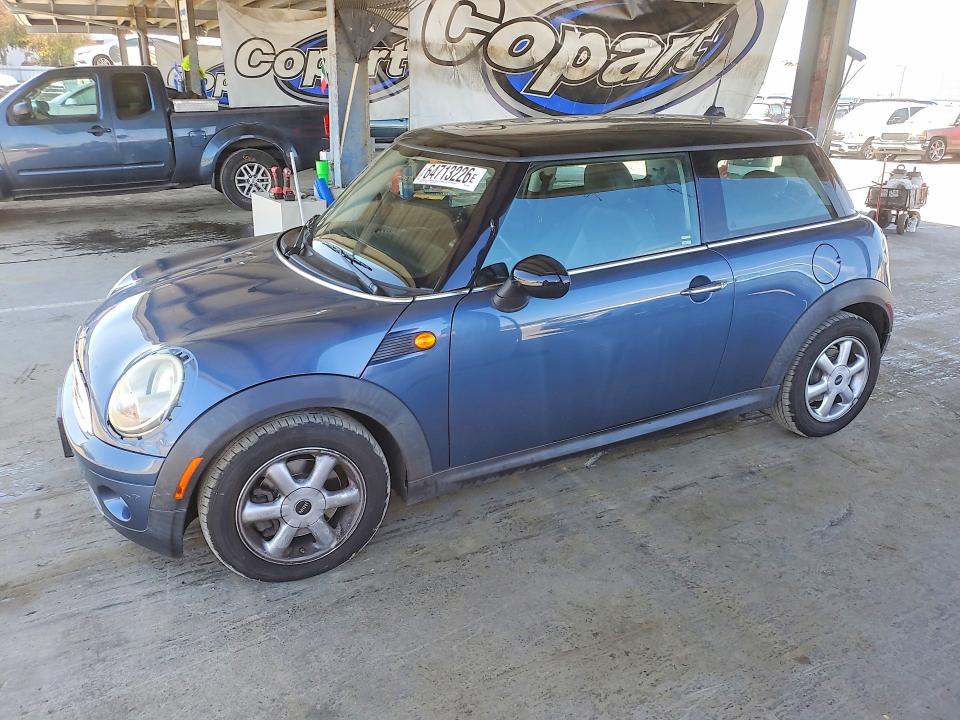 Продаж на аукціоні авто 2010 Mini Cooper, vin: WMWMF3C51ATZ66394, номер лоту: 64713226