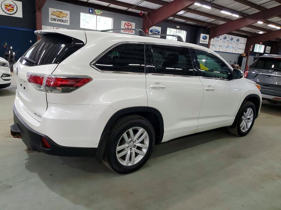 Продажа на аукционе авто 2015 Toyota Highlander, vin: 5TDBKRFHXFS211474, номер лота: 65136336