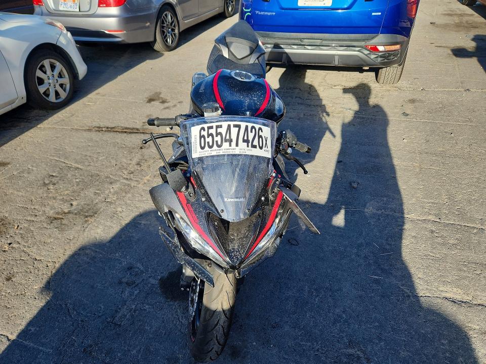 65547426 :رقم المزاد ، JKBZXJH13NA012401 vin ، 2022 Kawasaki Zx636 مزاد بيع